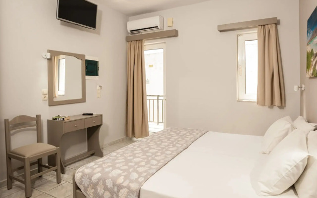 Niriis Hotel