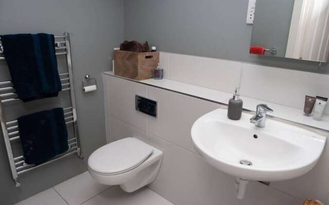 Contemporary 2 Bedroom Apartment in Converted Church