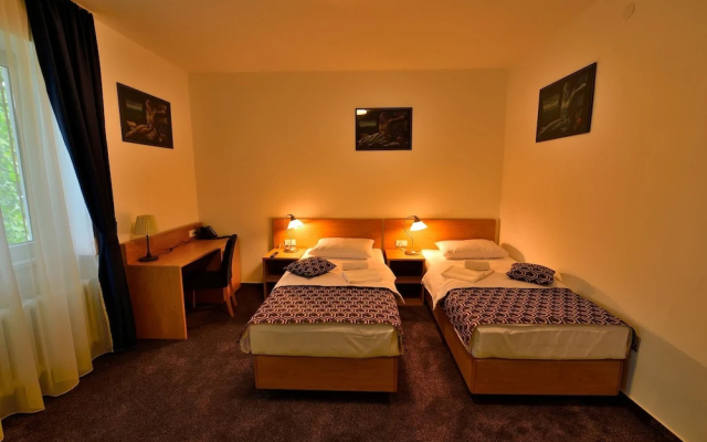 Hotel Dora