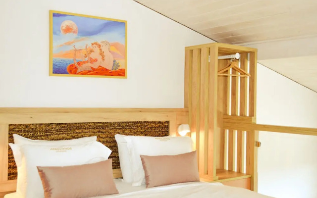Akrolithos luxury suites