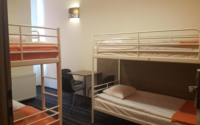 Planet Hostel