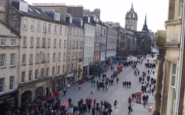 Royal Mile Mansions Apartment 27