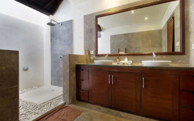 Villa Tiga Mangga – Guest Rooms – Kerobokan Kelod