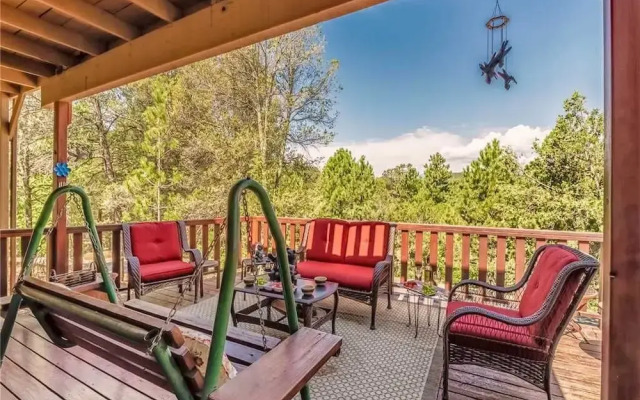 Mockingbird Cabin, 3 Bedrooms, Sleeps 8