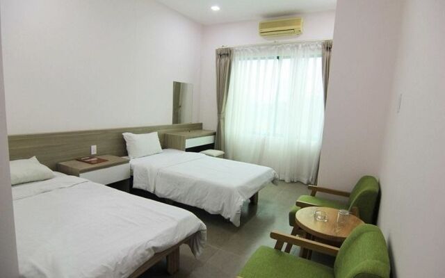 Royce Hotel