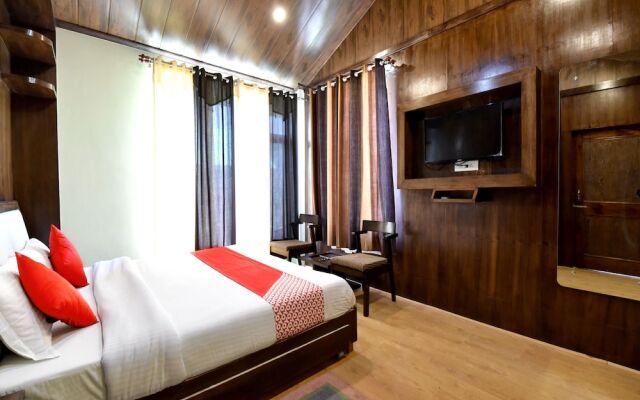 OYO 13348 Home Exotic 2BHK Naggar Road