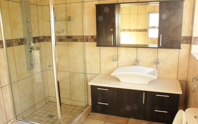 12 Calypso Mansion Self catering
