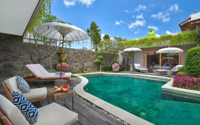 XXL Seminyak Sunset Boutique Villa