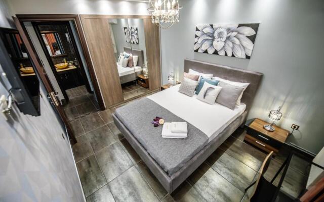 One of a kind Luxury Apartment City Center Near HELEXPO