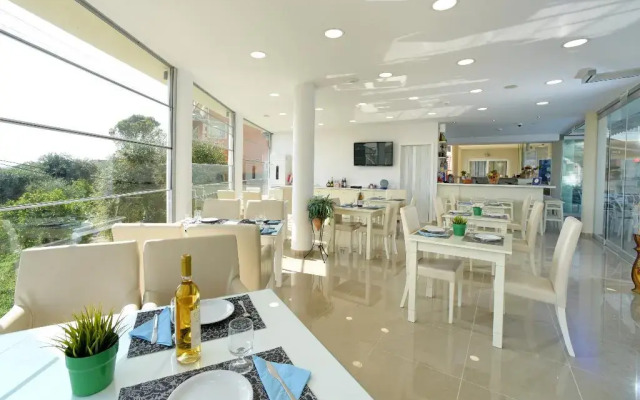 Palapart Gikas Suites And Studios