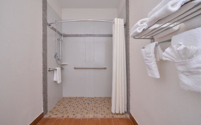 Regency Inn and Suites