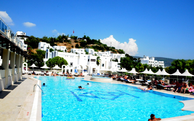 Azka Hotel