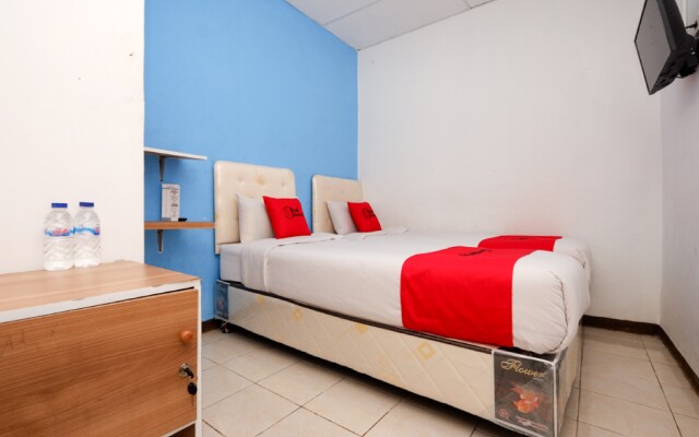 RedDoorz Near Kota Lama Semarang