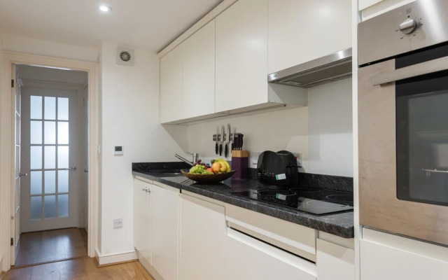 Platinum Apartment Next to Westminster 9983