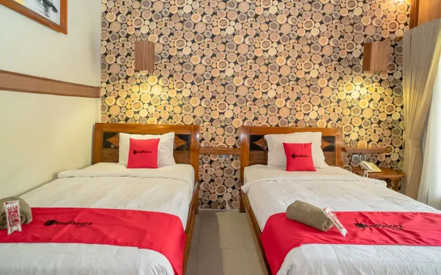 RedDoorz Plus @ Raya Senggigi Lombok