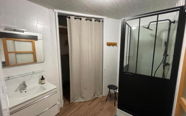 Appartement proche des remparts et tous commerces.