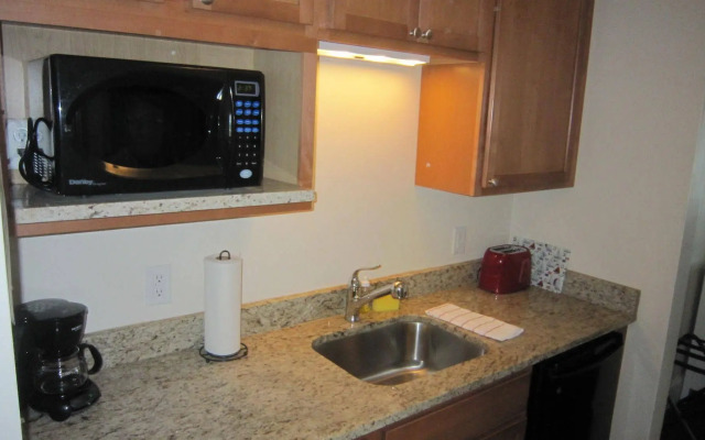 Atlantic Breeze Suites