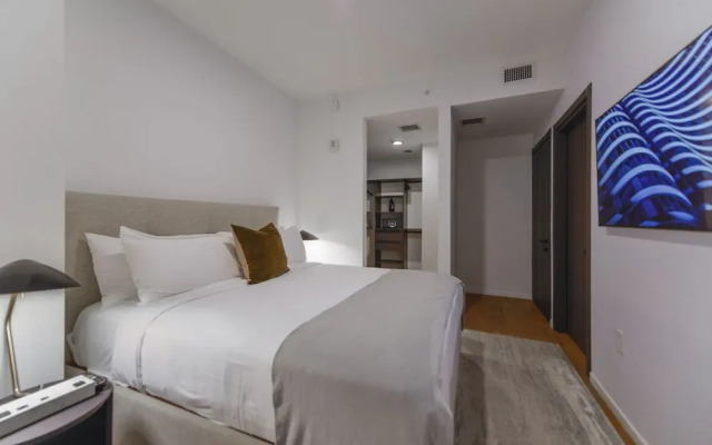Bayside Charm Captivating Apartment