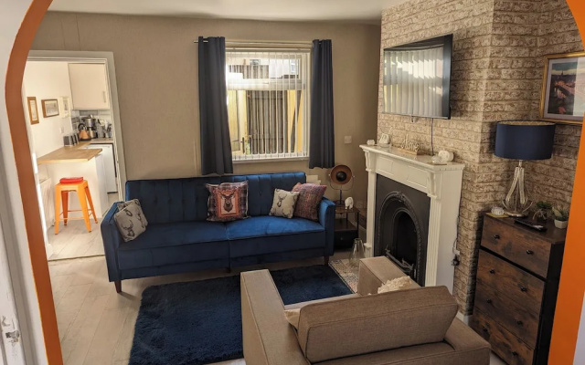 Fantastic Location to Ebrington Sq and City Centre