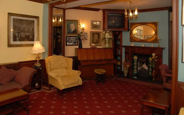 Woodenbridge Hotel and Lodge