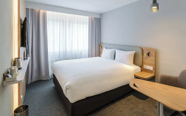 Holiday Inn Express Brussels Airport by IHG