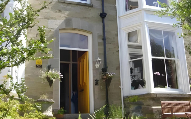 Cliftons Guest House