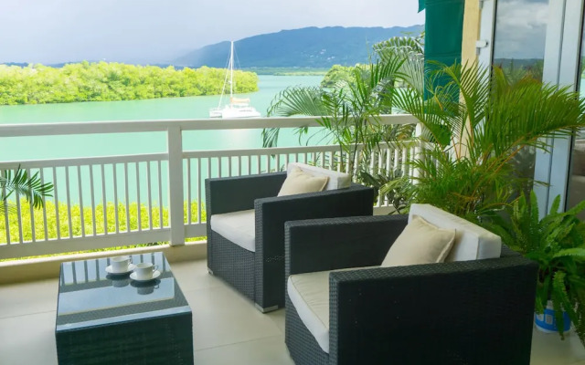 Penthouse By The Sea 3BD Apartment OLR