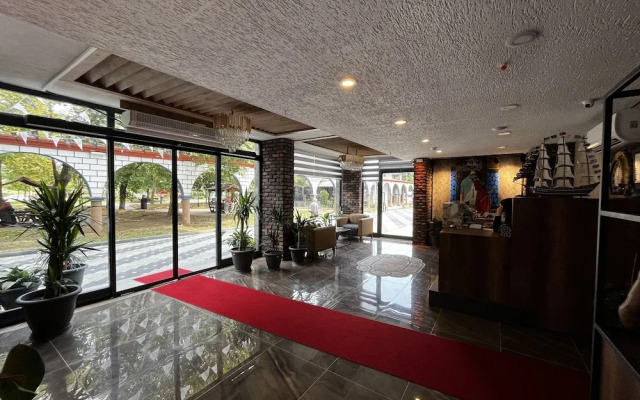 Avni Bey Otel