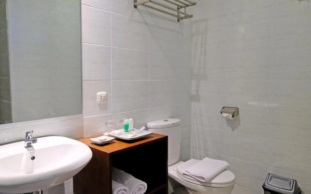 The Nalaya Hotel & Resto