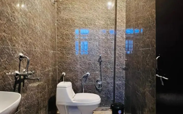 Suri Guest House