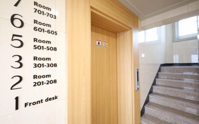 Calm Rest Hotel Gimhae