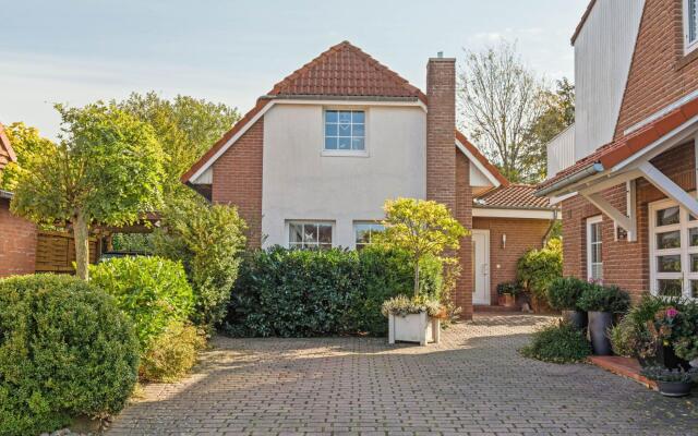 Enticing Holiday Home in Oldenburg with Garden near Sea