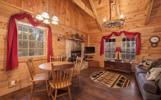 Sleepin' Inn 2 Bedroom Cabin by RedAwning