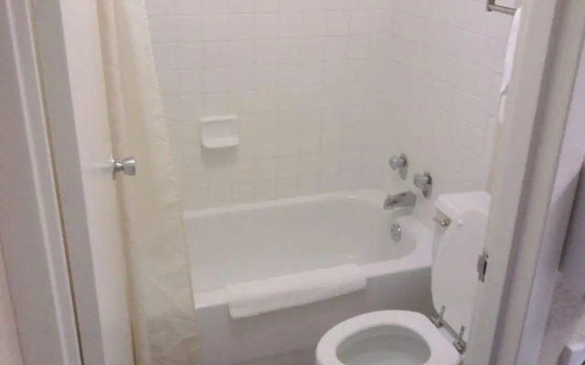 Whitten Inn University