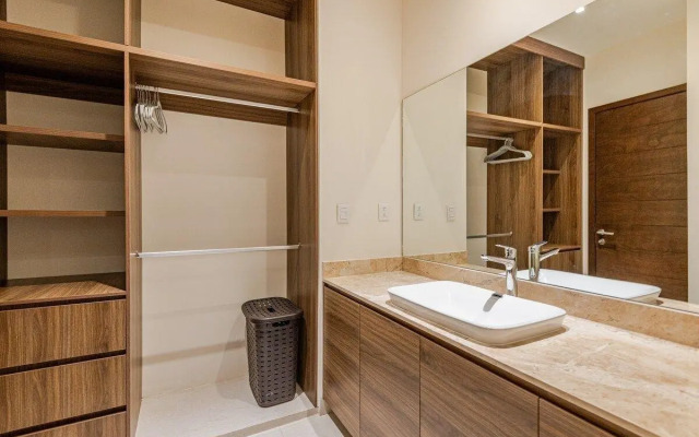 Elegante Condo, con alberca, zona Tezal