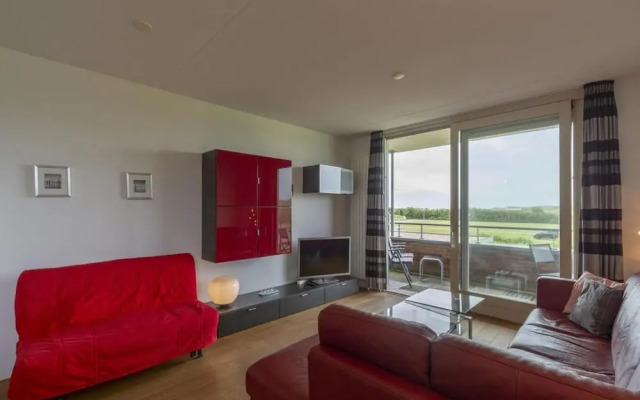Cozy Apartment With Balcony