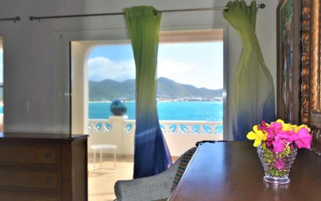 Caribbean Chic ocean front home 3 min to beach