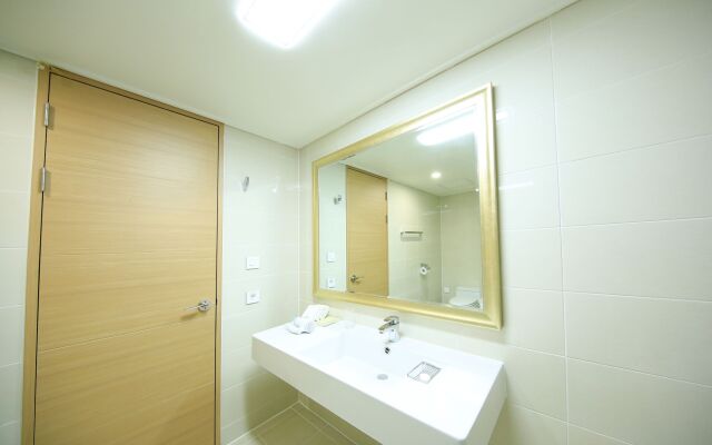 Booyoung Hotel & Resort