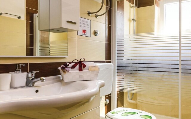 Awesome Home in Trogir with WiFi, 3 Bedrooms & Hot Tub