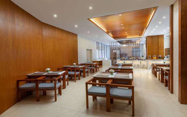 Days Hotel by Wyndham Dali High-speed Railway Station