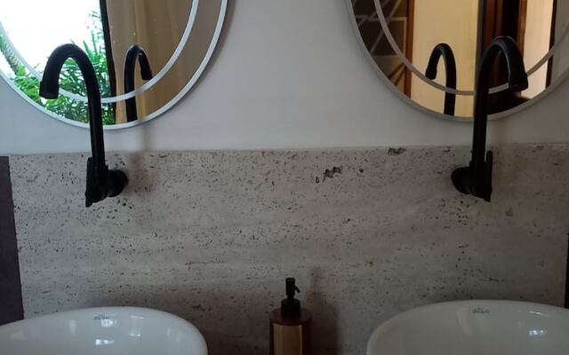 Hotel CRC-8S Cerca al Mar con Desayuno