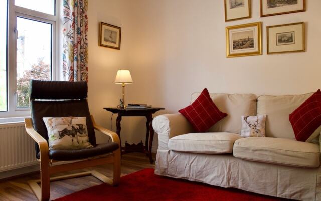 1 Bedroom Flat Near City Centre