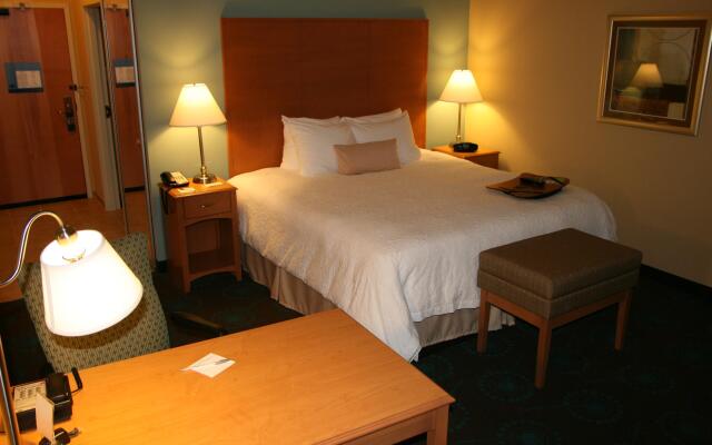 Hampton Inn & Suites Canton