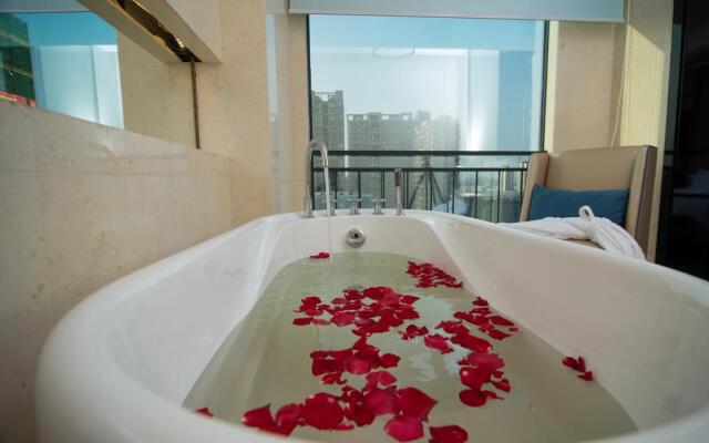Pinnacle Art Hotel