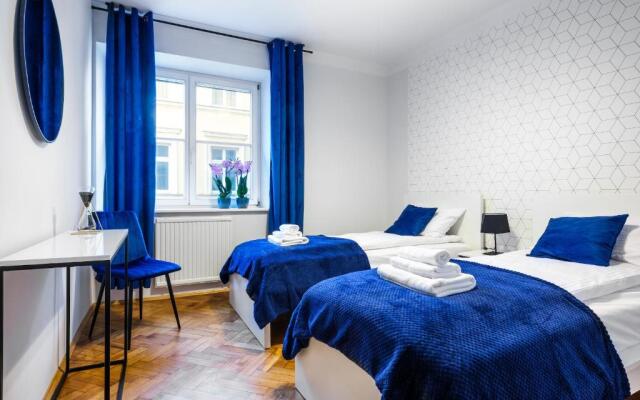 CracWoW St. Thomas Apartment