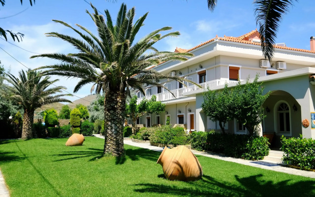 Platy Beach Hotel