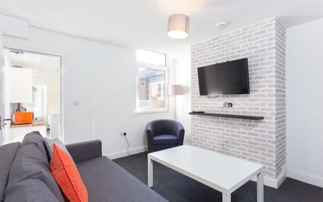 Townhouse @ 76 Clare Street Stoke