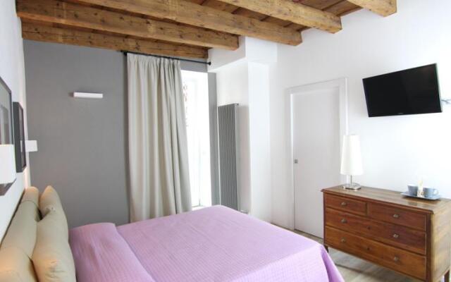 Residenza San Vitale 27 Suite Home
