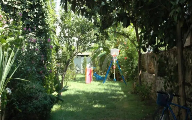 Tropic Marina