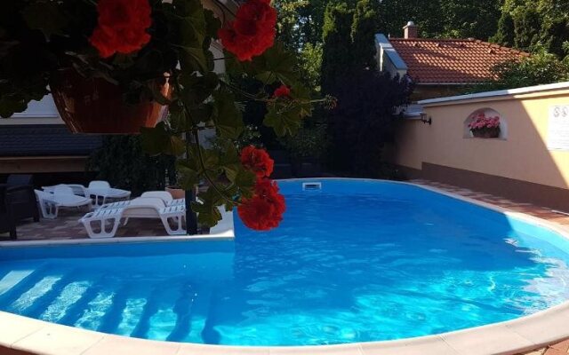 Villa Riccardo & Pool